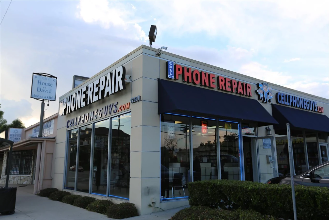 Cellphone Guys storefront on Burbank Blvd in Valley Village, Los Angeles